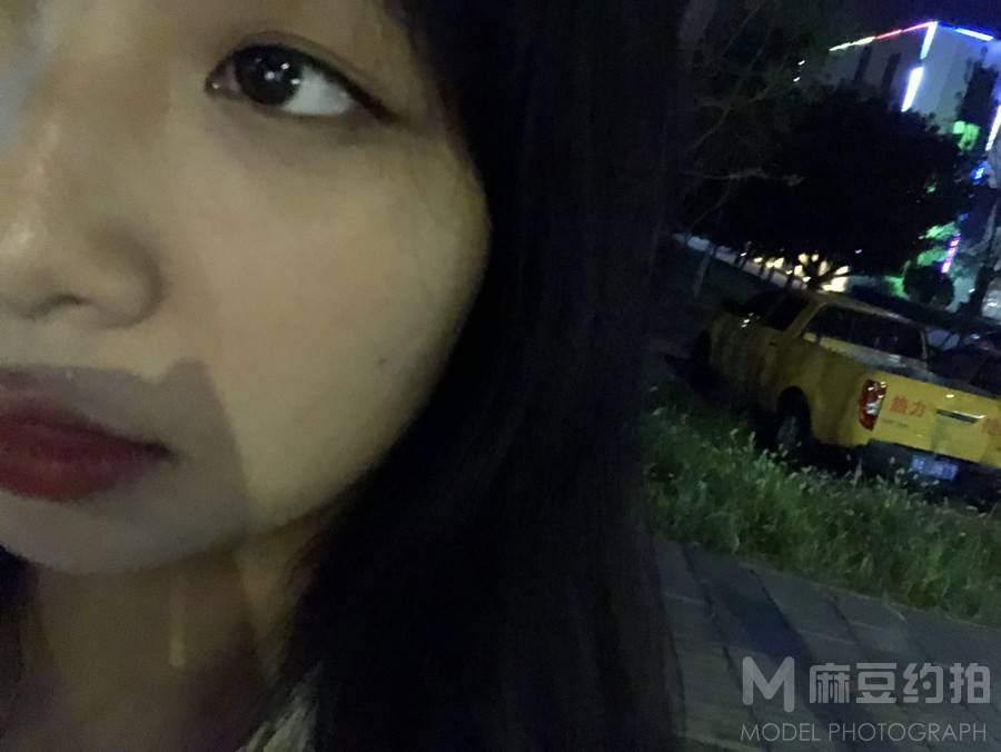黑白模特