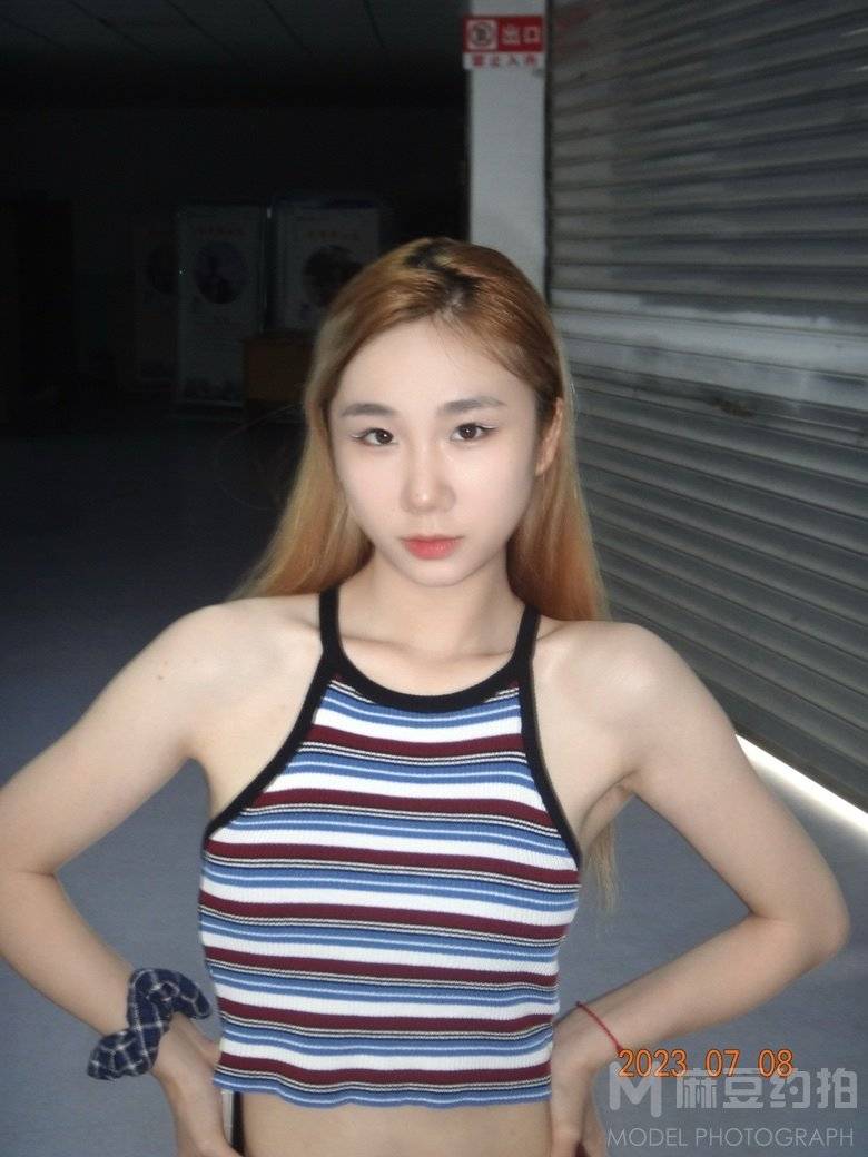校园模特