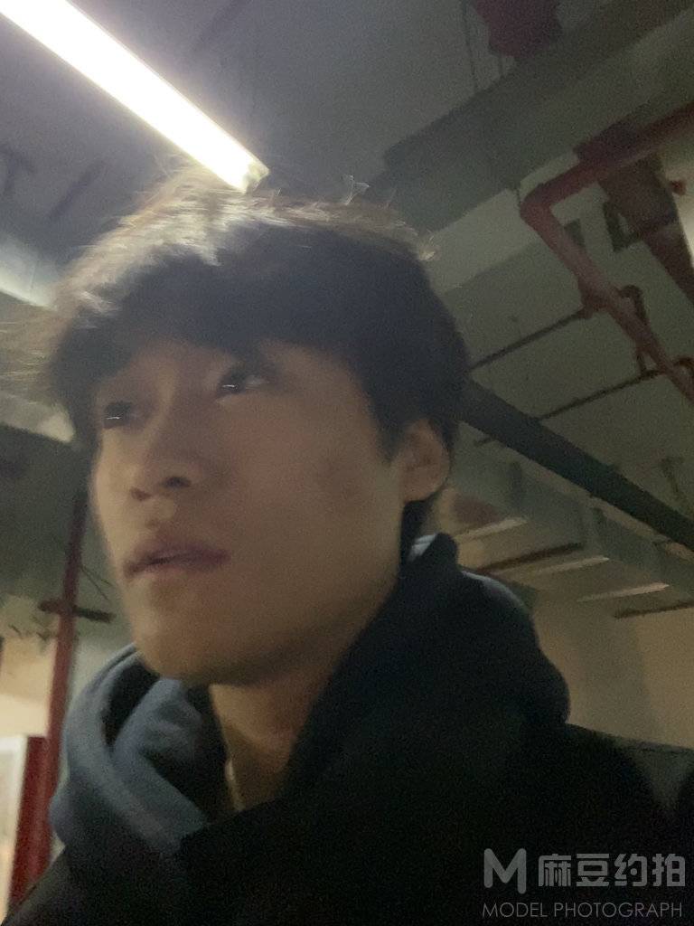 黑白模特
