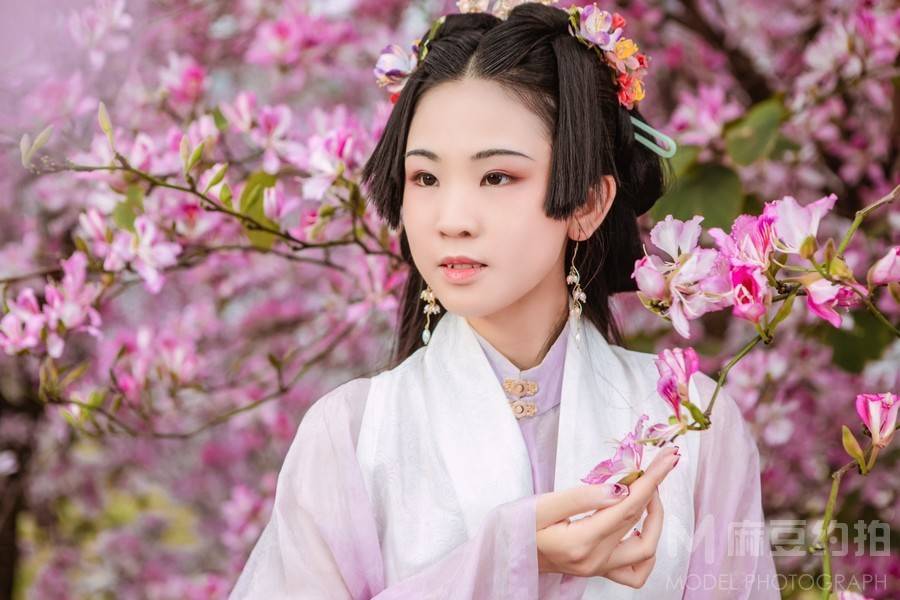 汉服模特