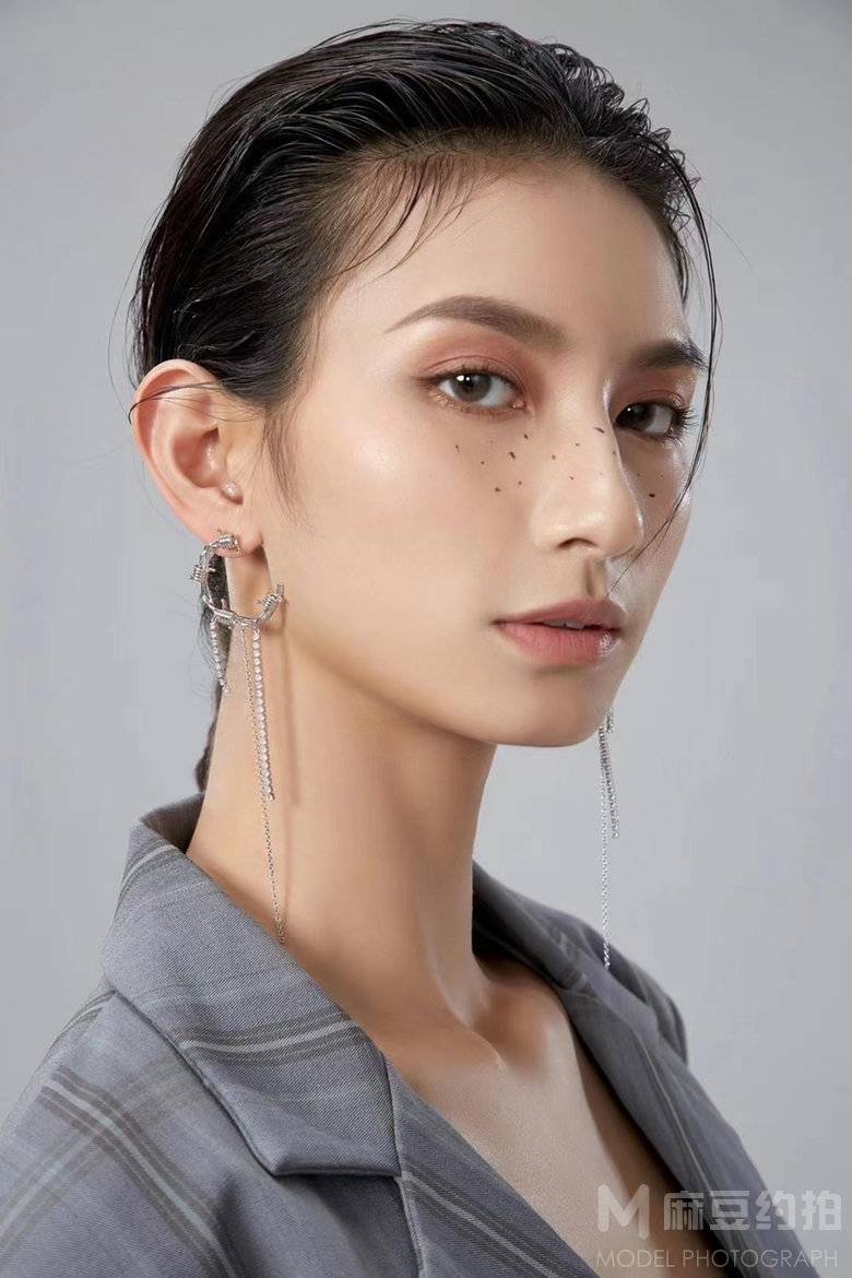 妆容模特