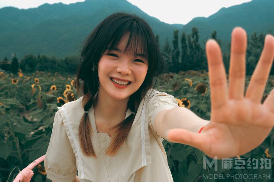 情绪模特