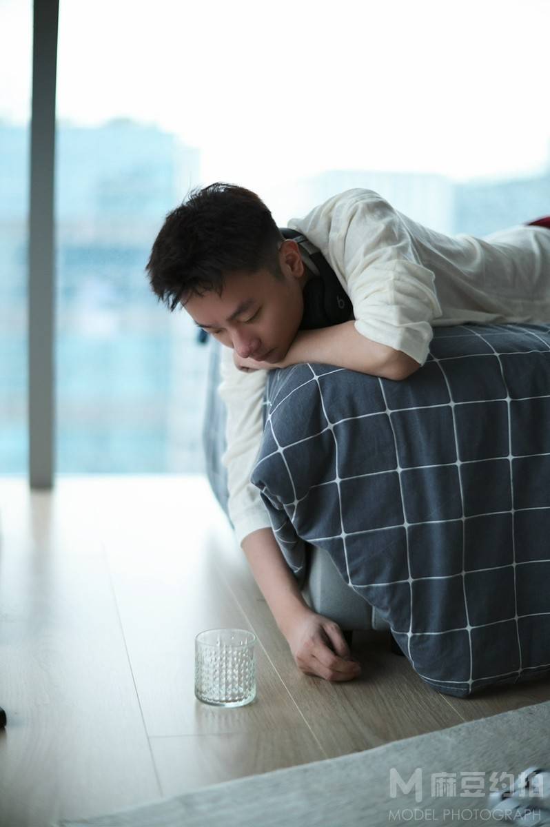 情绪模特