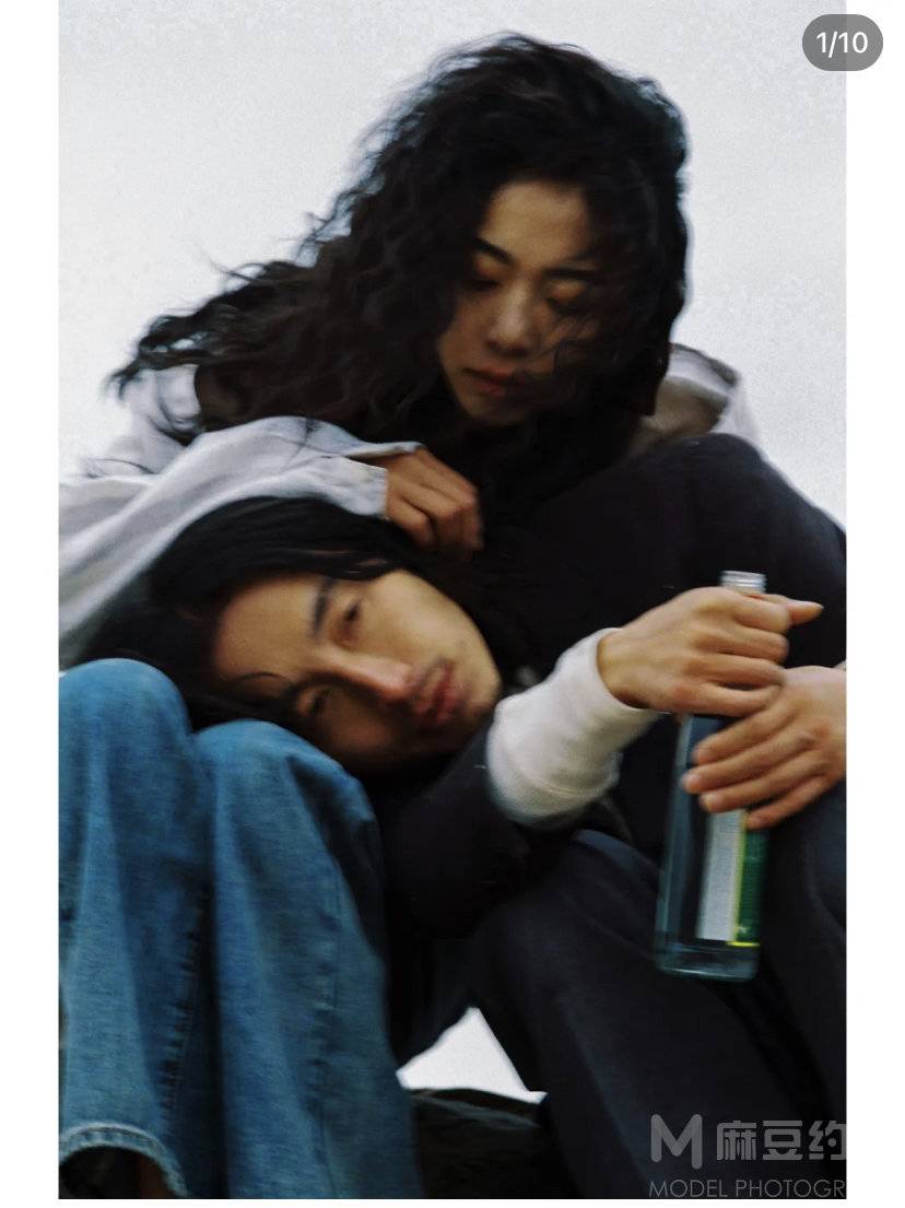 黑白模特