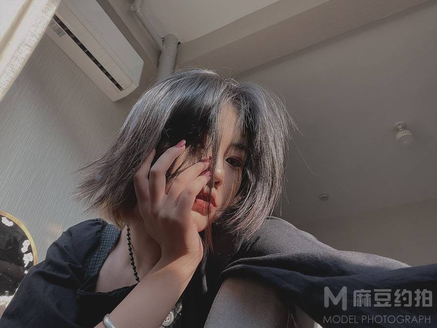 黑白模特