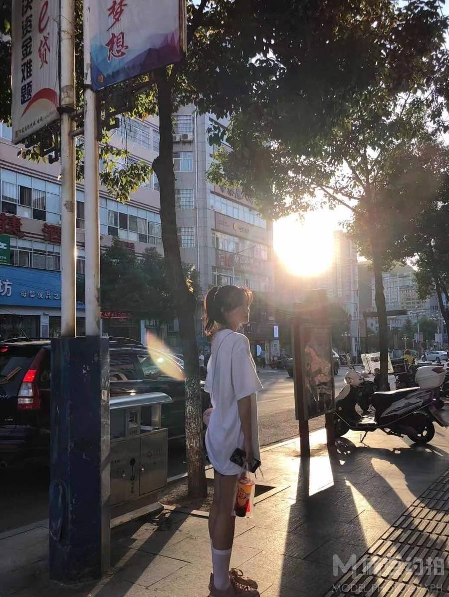 校园模特
