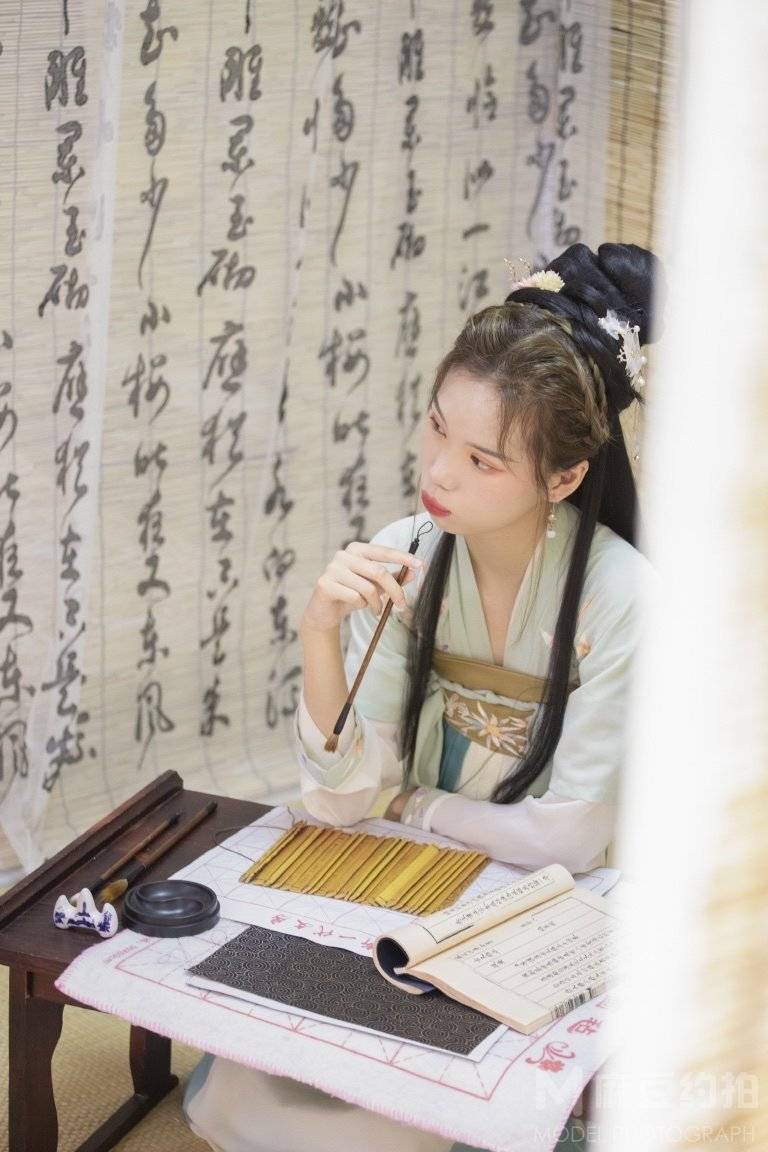 汉服模特