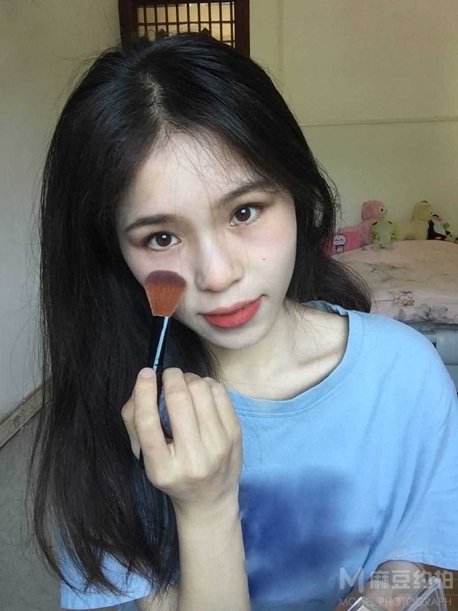清新模特