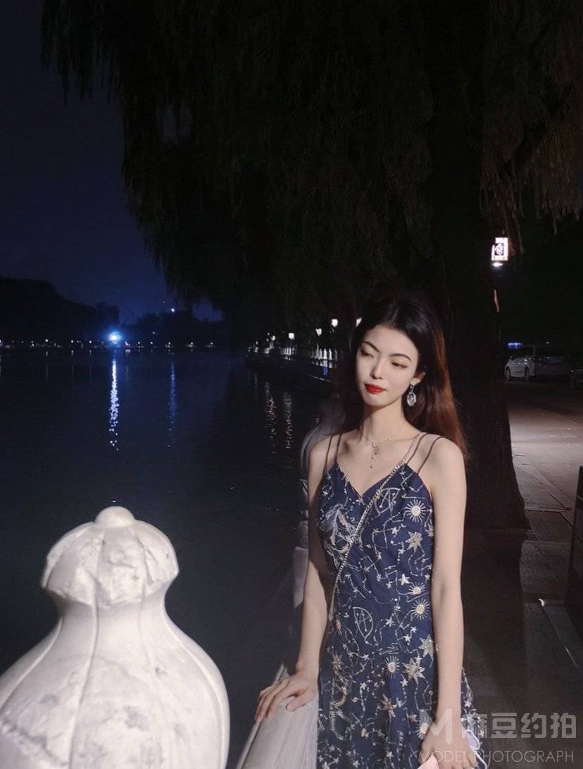 夜景模特