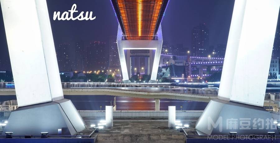夜景模特