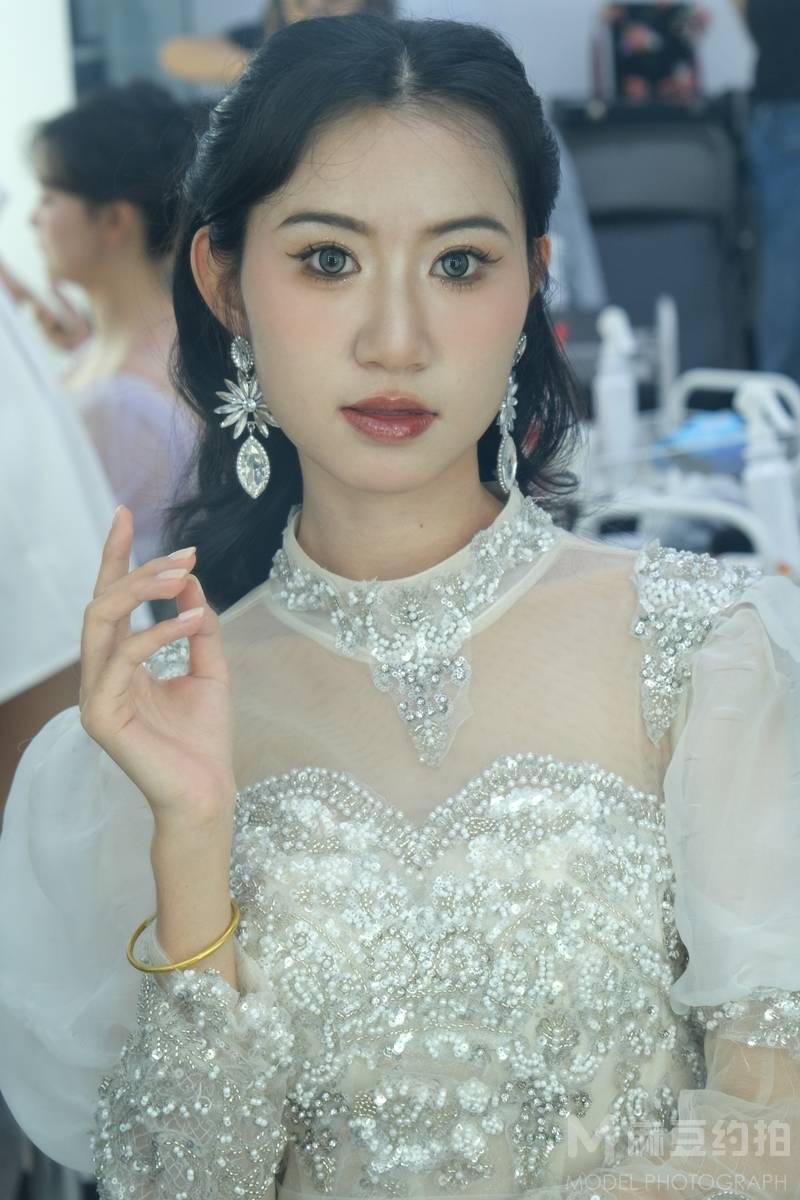 清新模特