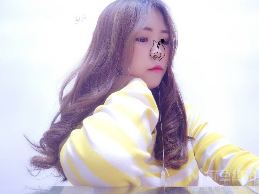 情绪模特
