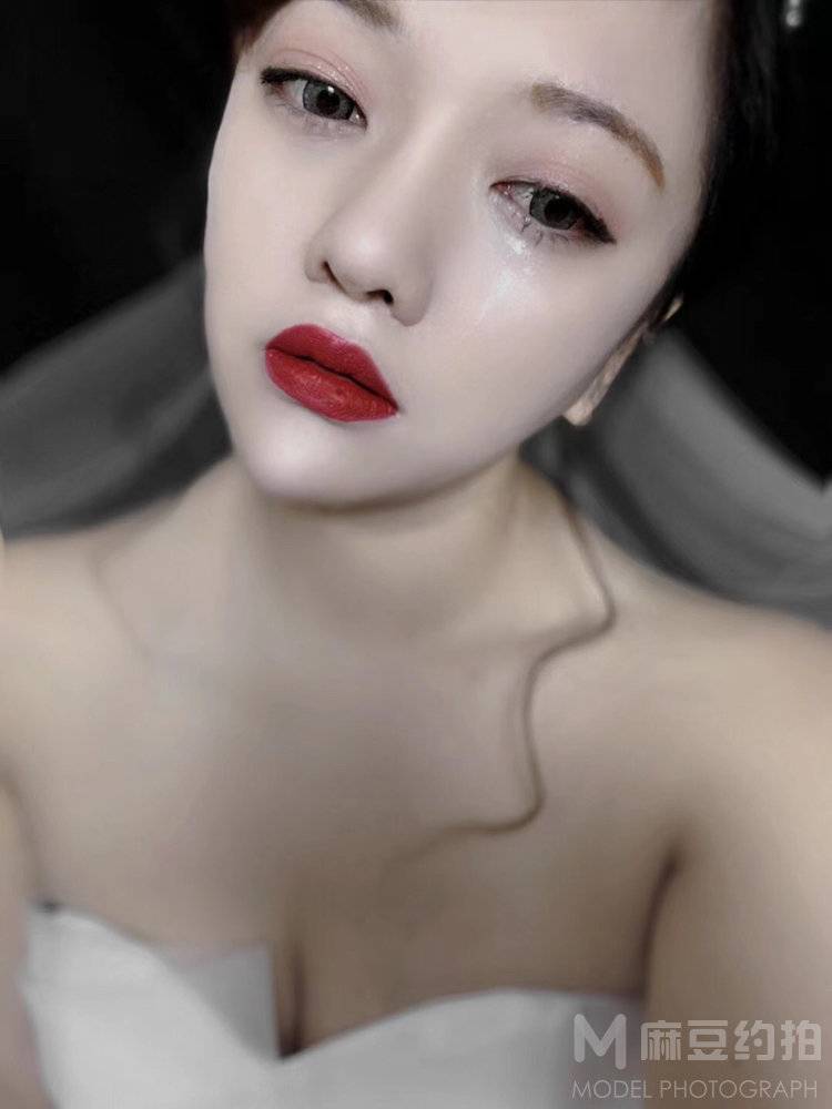 黑白模特