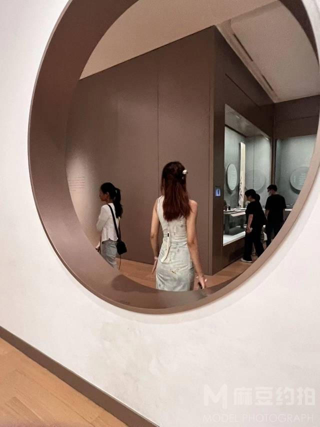 黑白模特