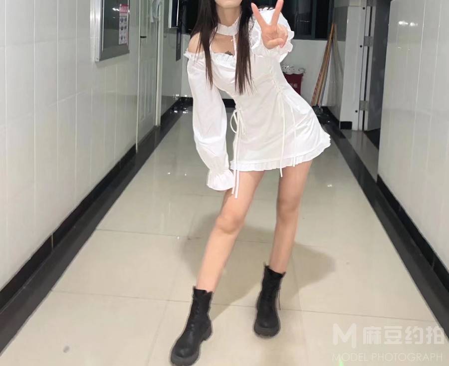 黑白模特