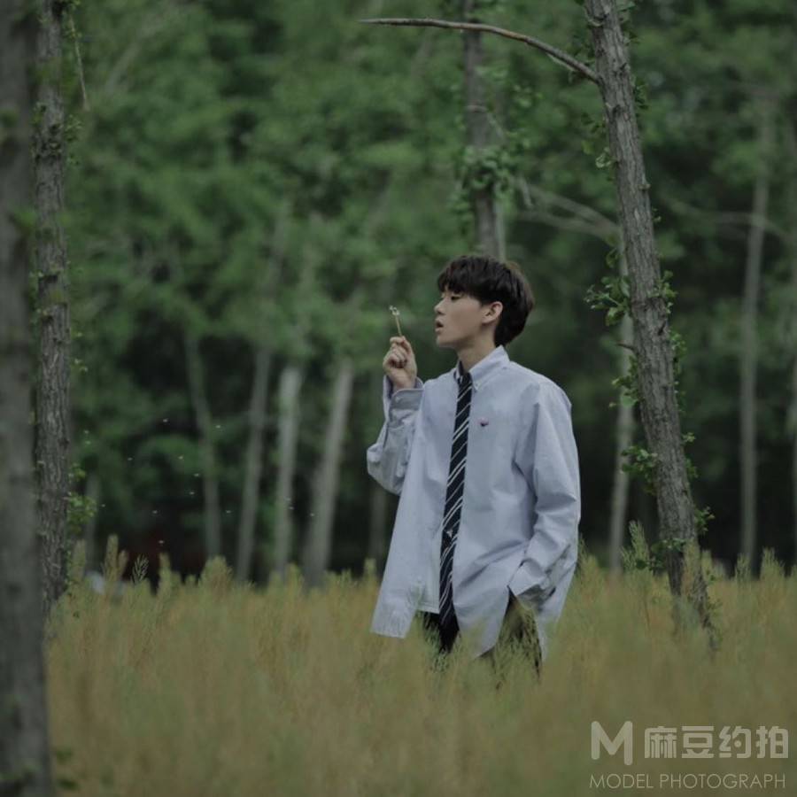情绪模特