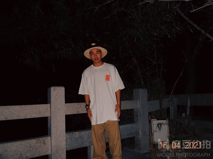 夜景模特