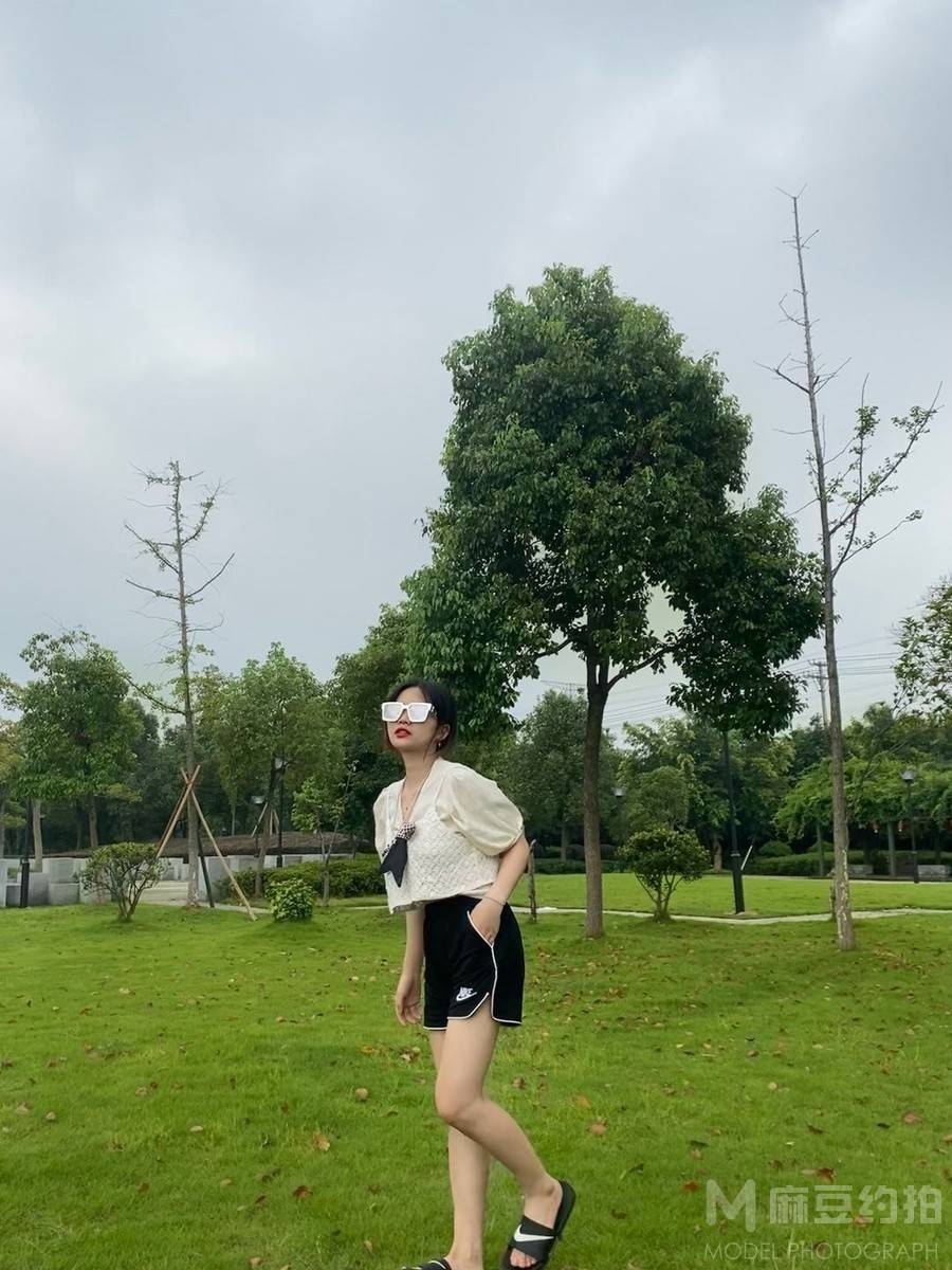 清新模特