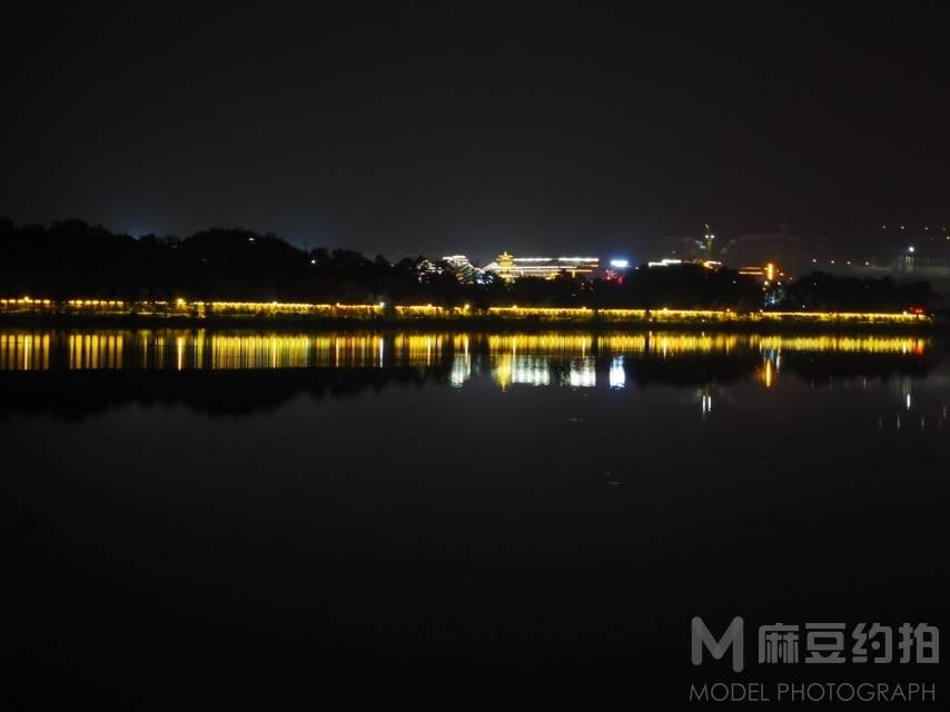 夜景模特