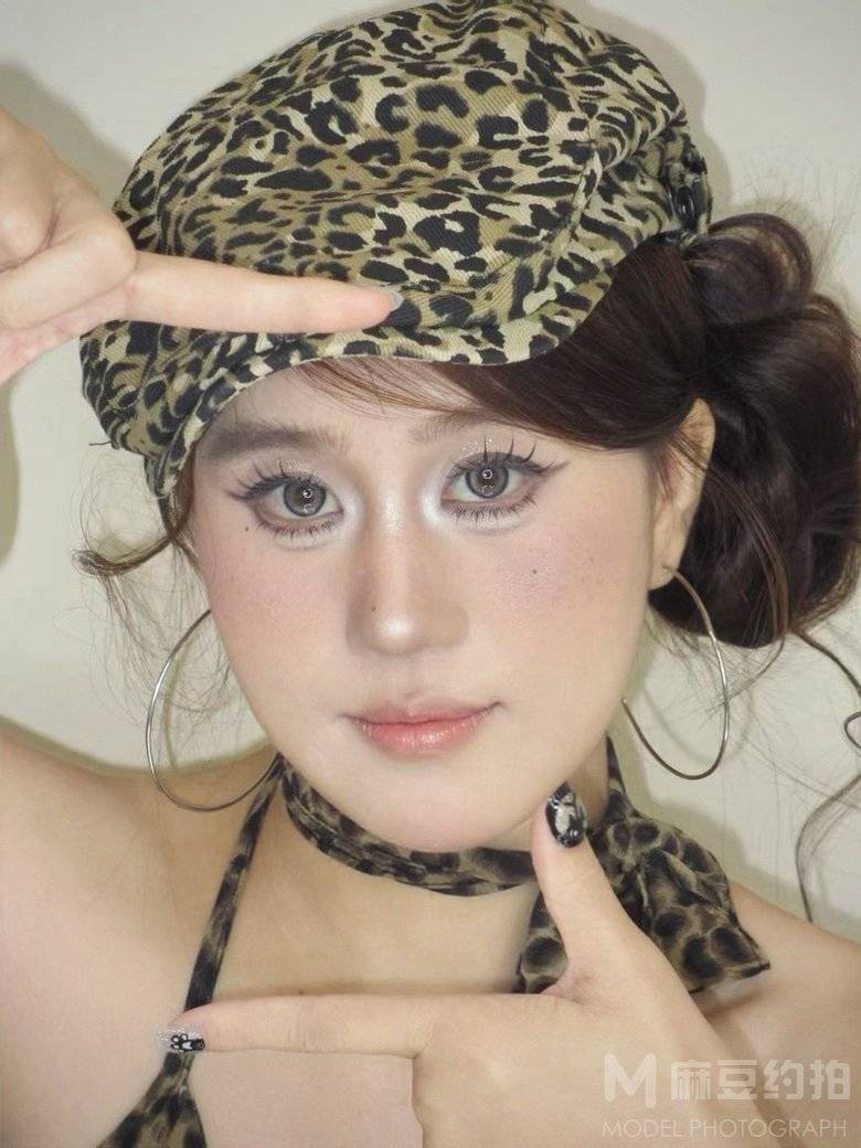 妆容模特