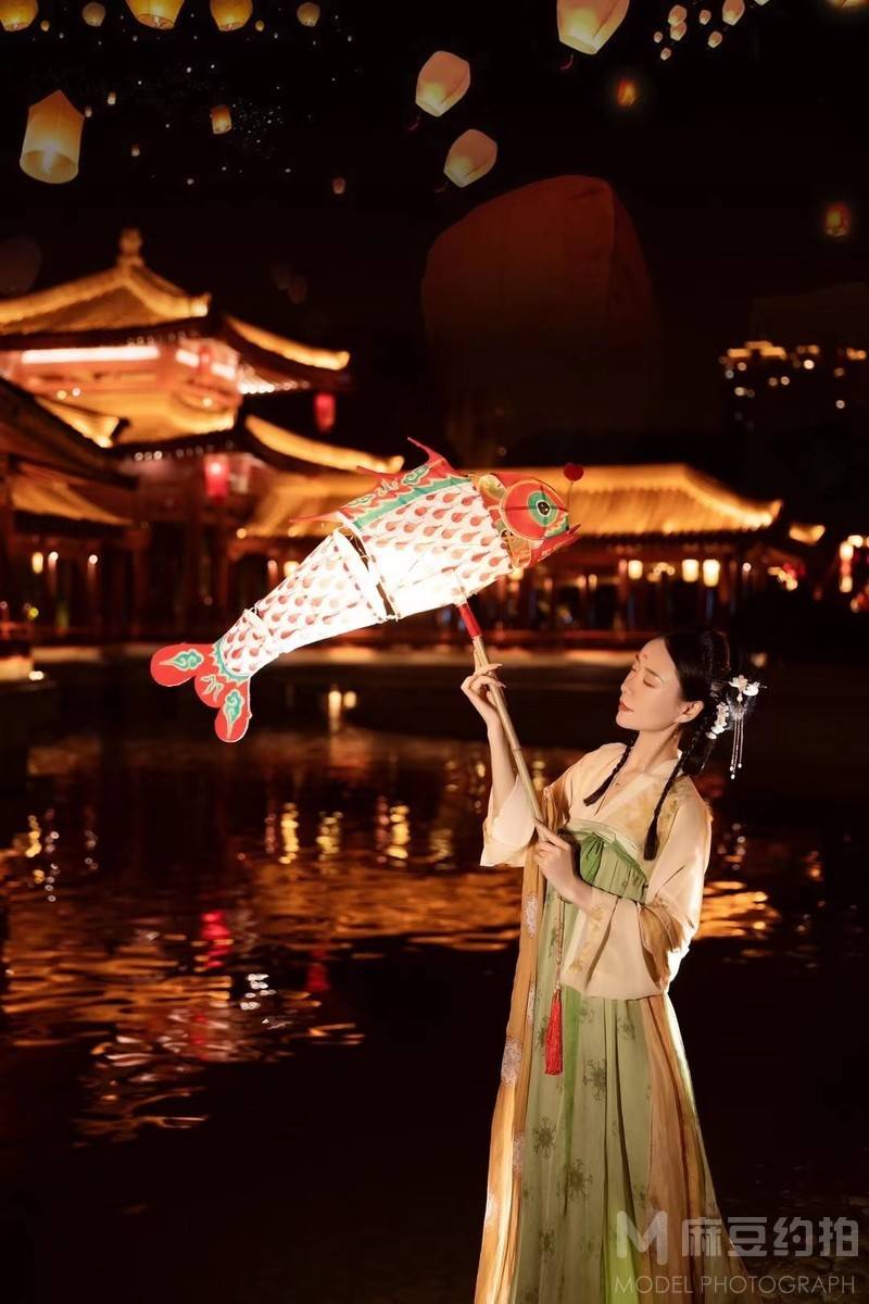 汉服模特