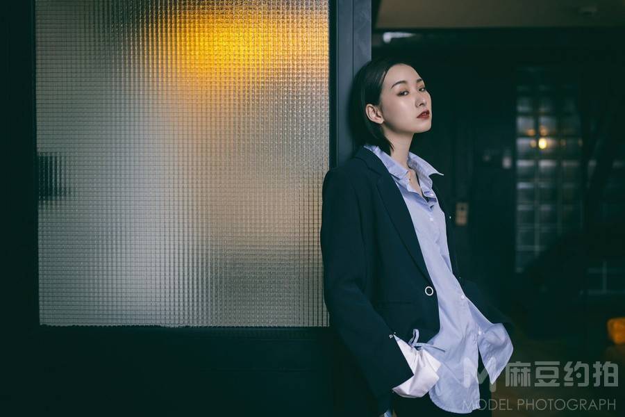 情绪模特