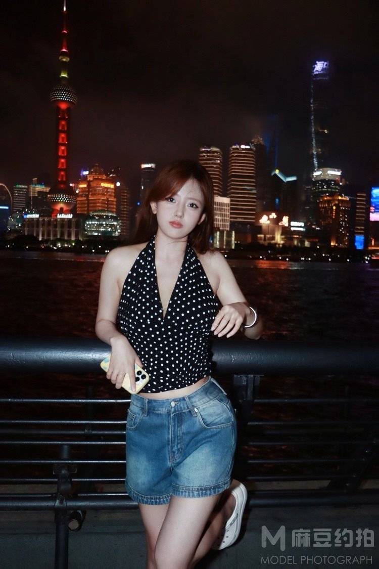 夜景模特
