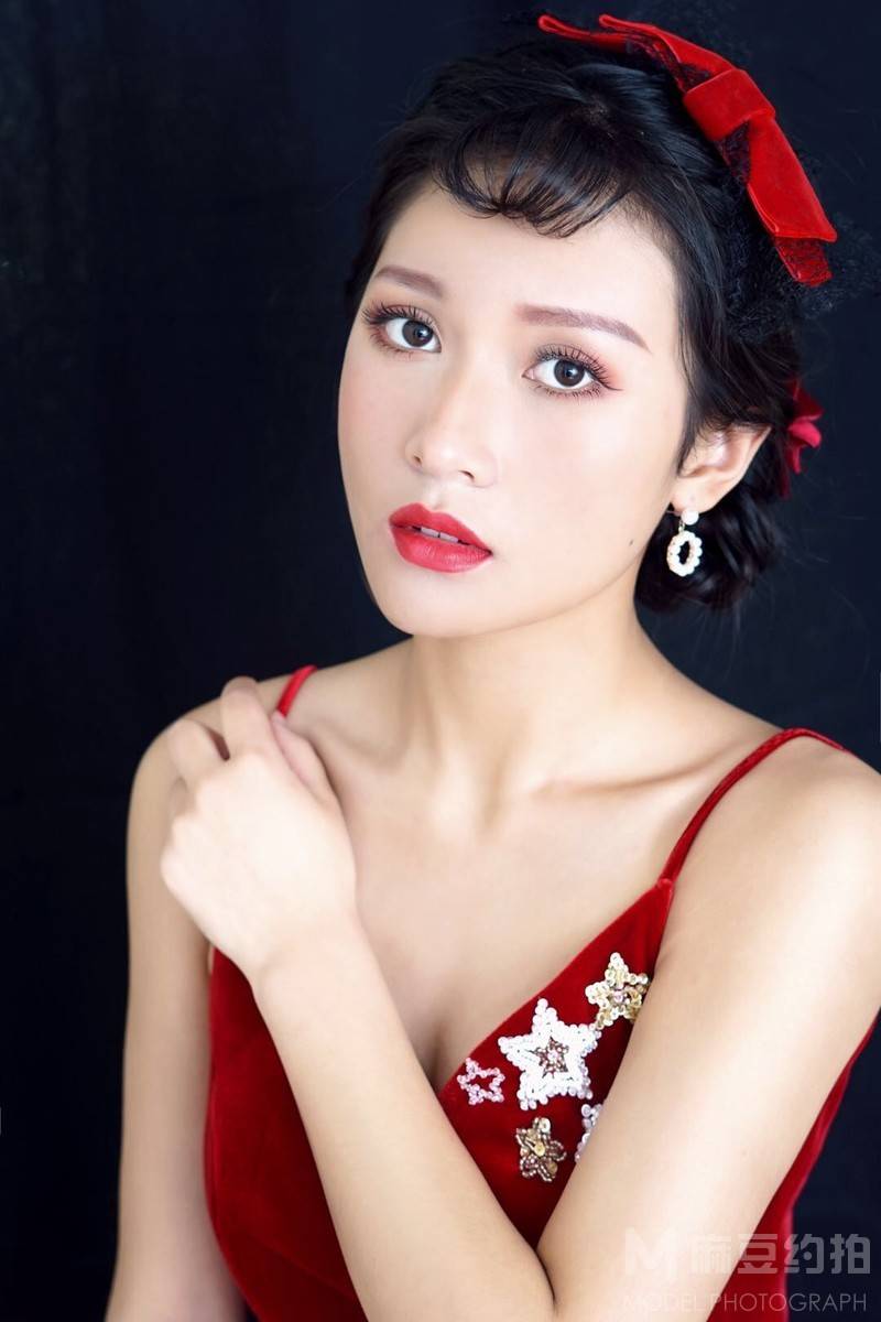 妆容模特
