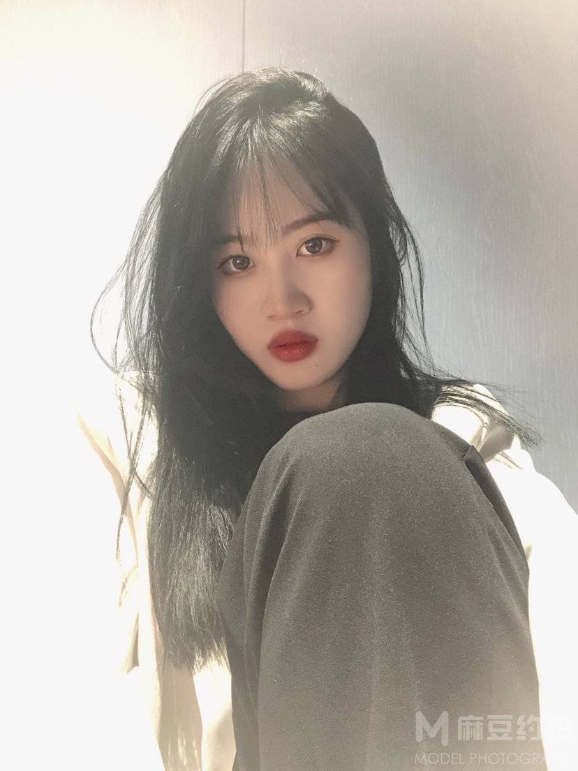 黑白模特