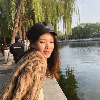 宝丽来模特