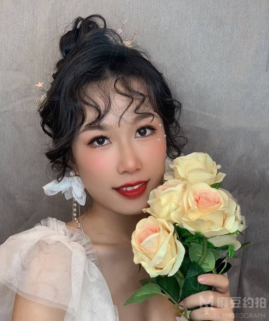 妆容模特