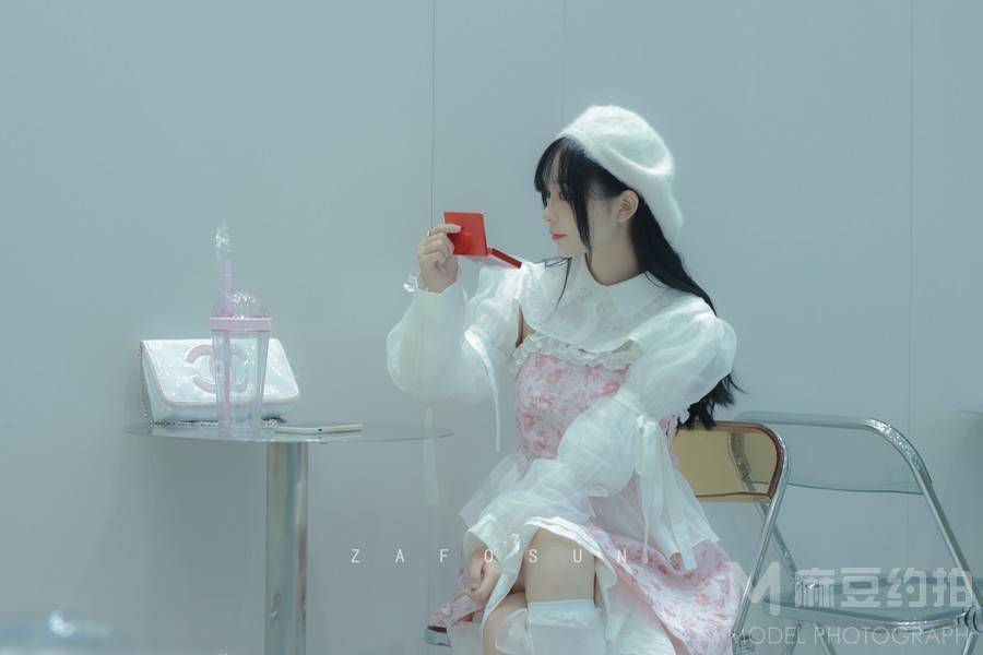 胶片模特