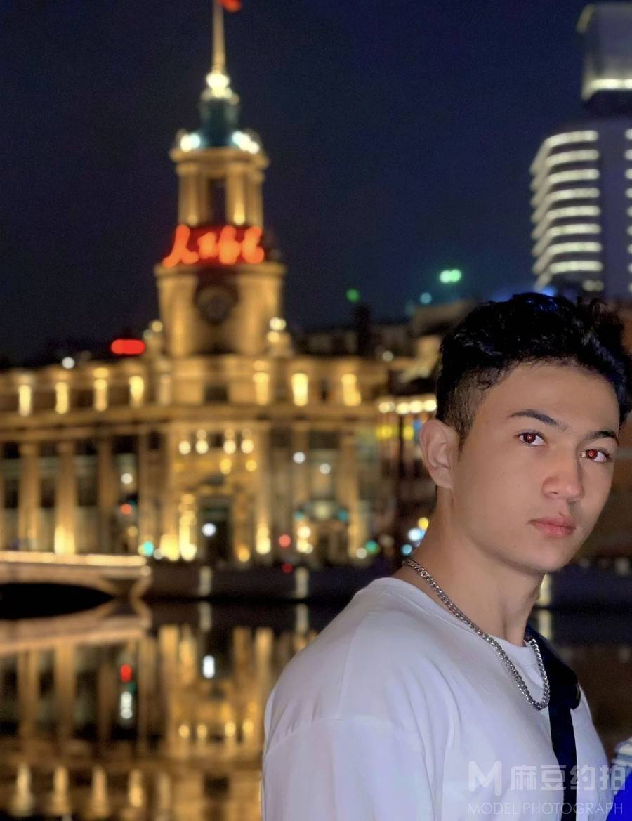 夜景模特