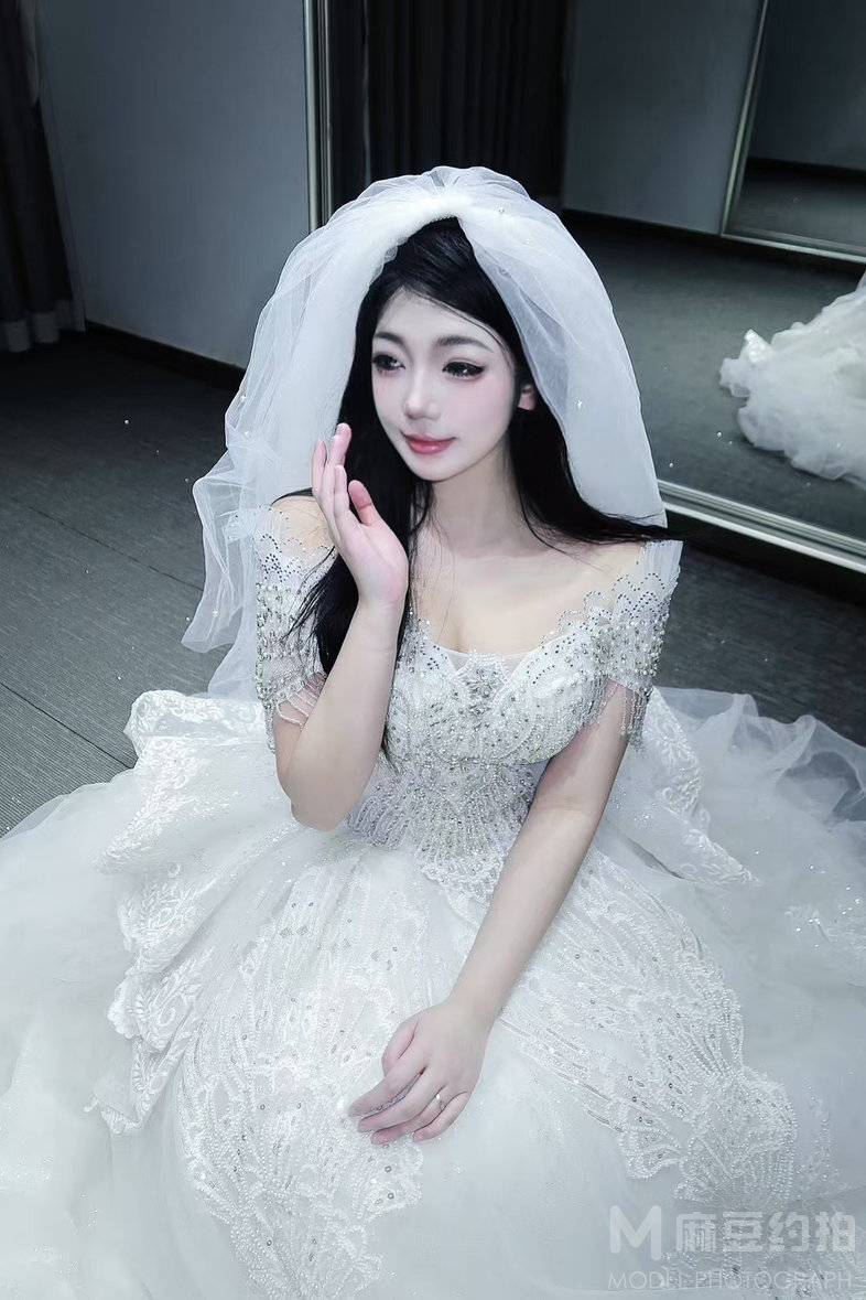 黑白模特