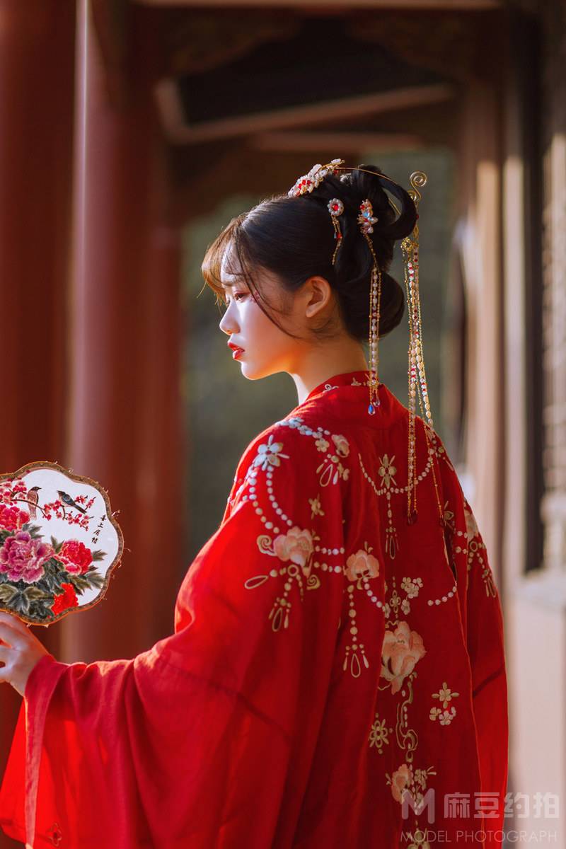 汉服模特