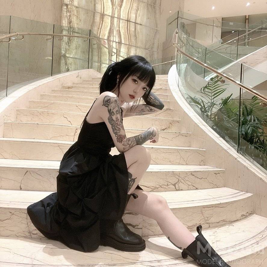 黑白模特