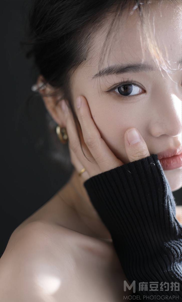 黑白模特