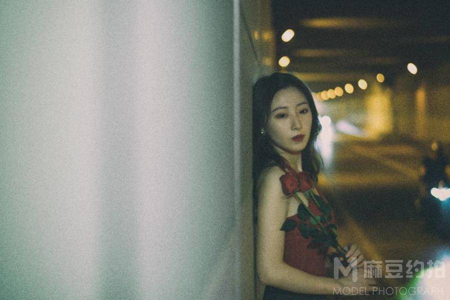情绪模特