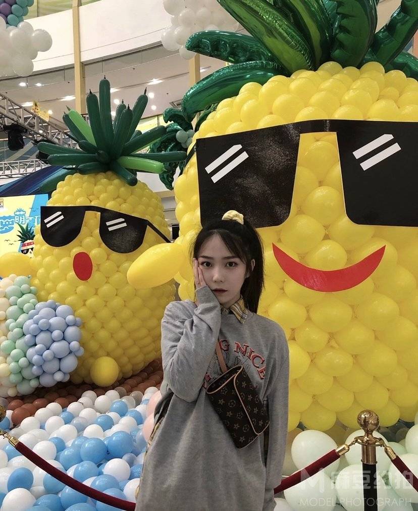 校园模特