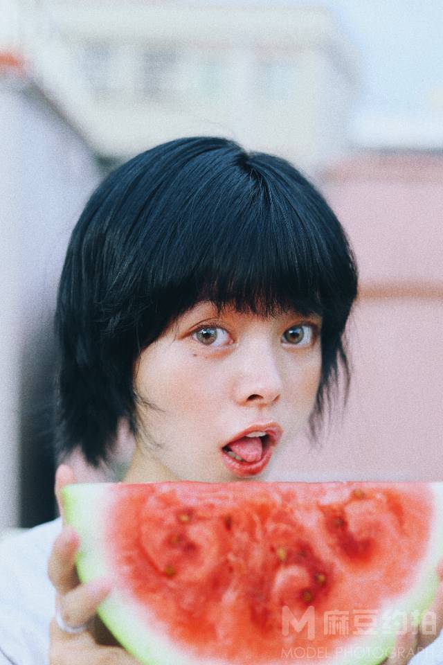 情绪模特