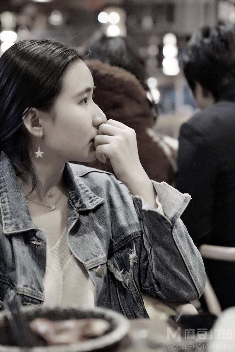 情绪模特