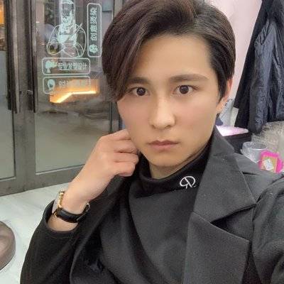 黑白模特