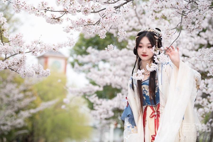 汉服模特