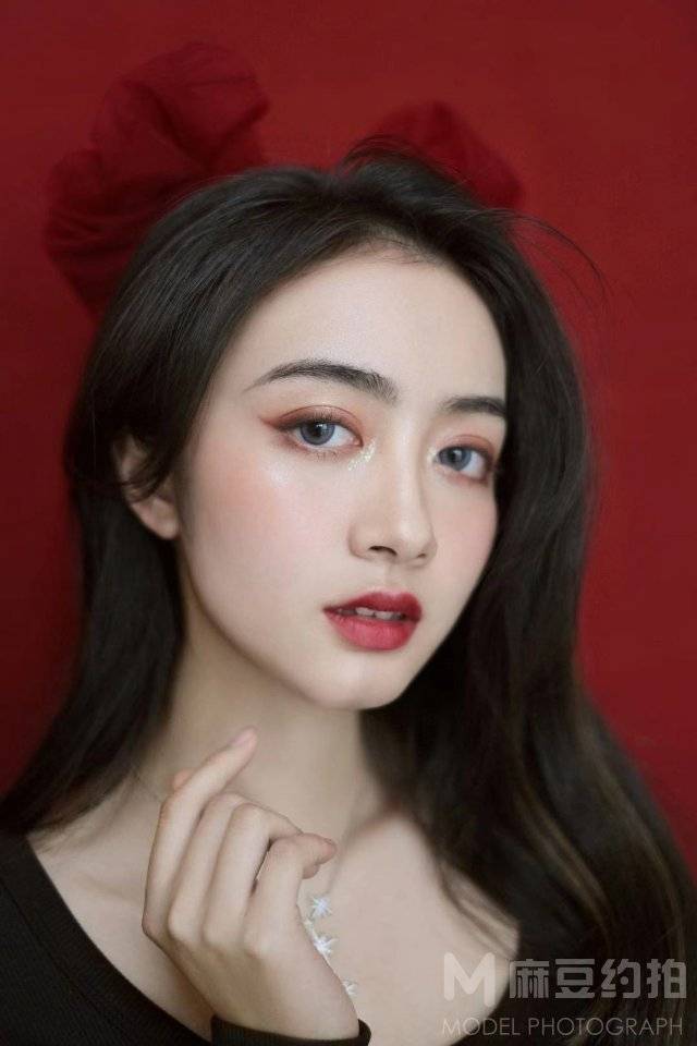 妆容模特