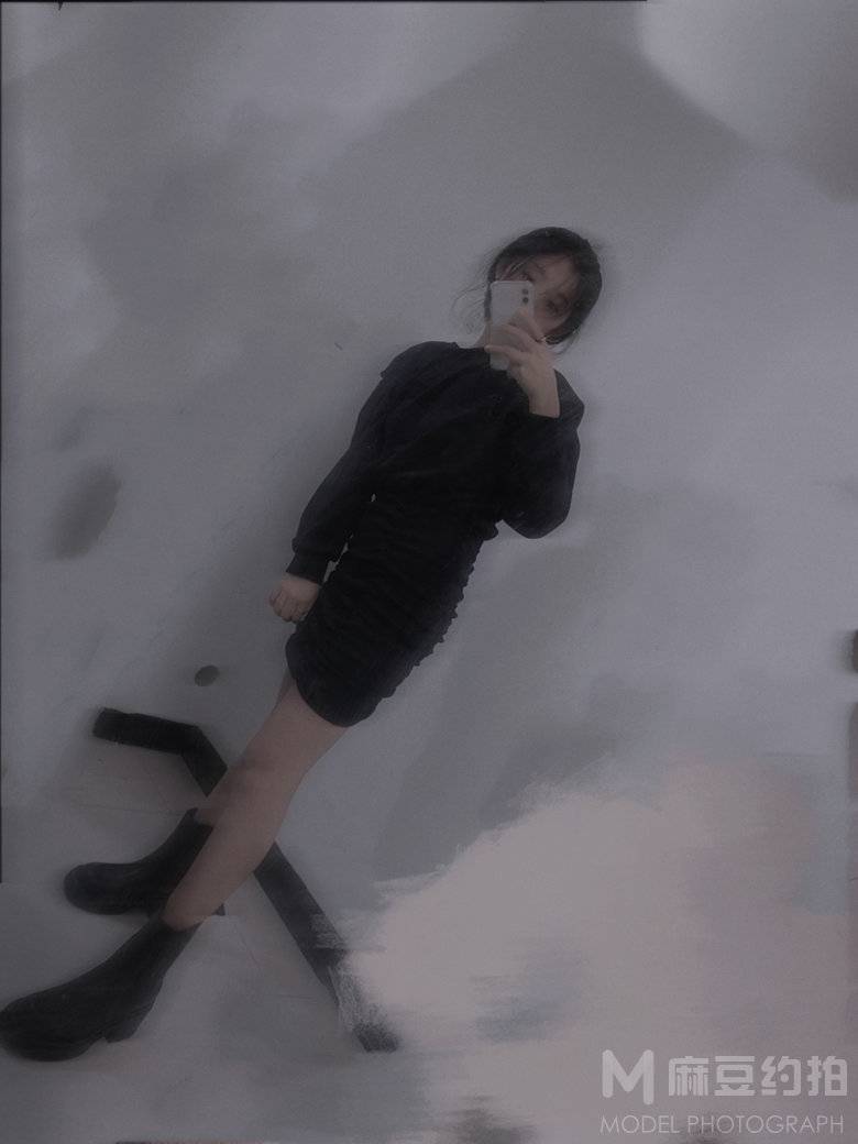 黑白模特