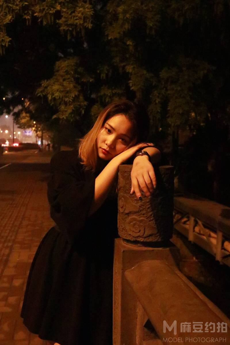 夜景模特