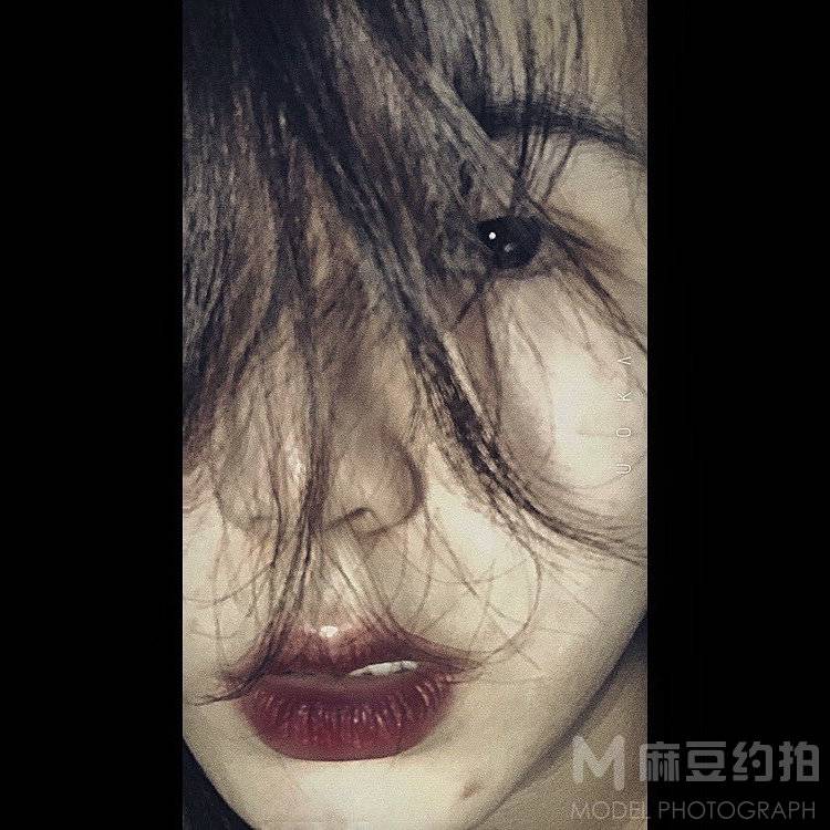 黑白模特