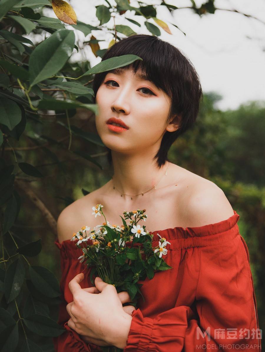 情绪模特
