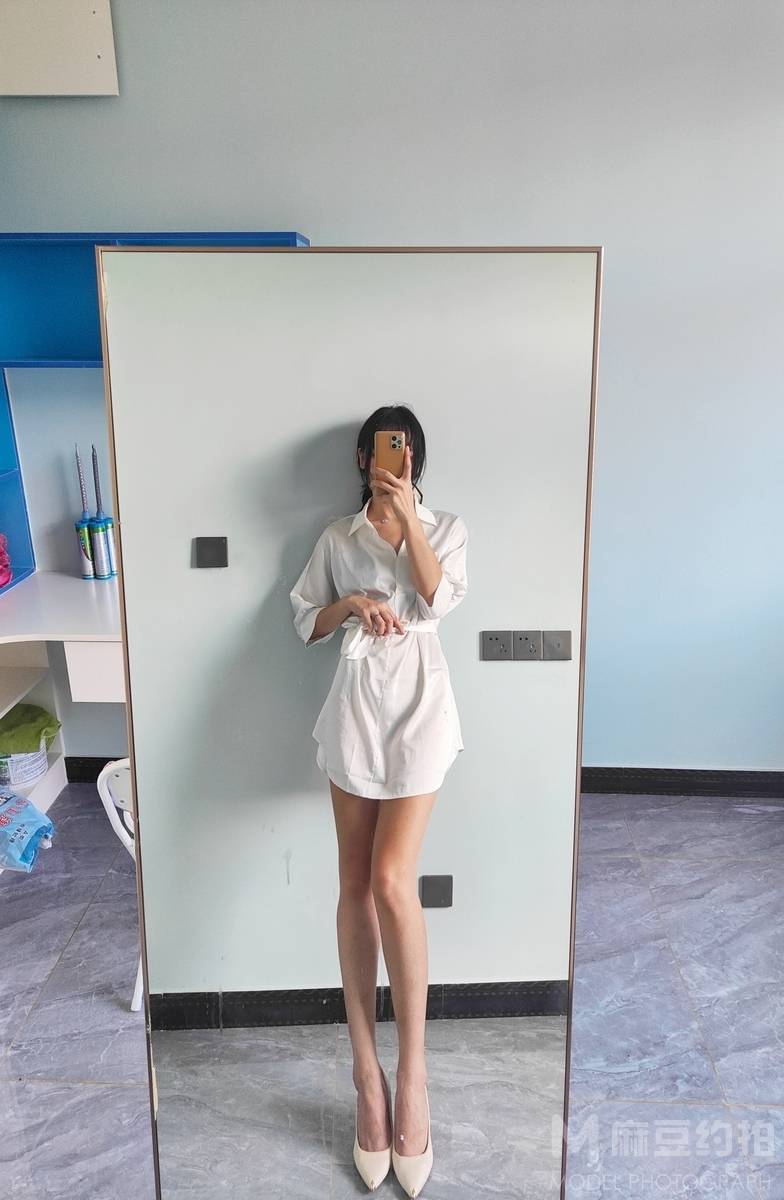 黑白模特