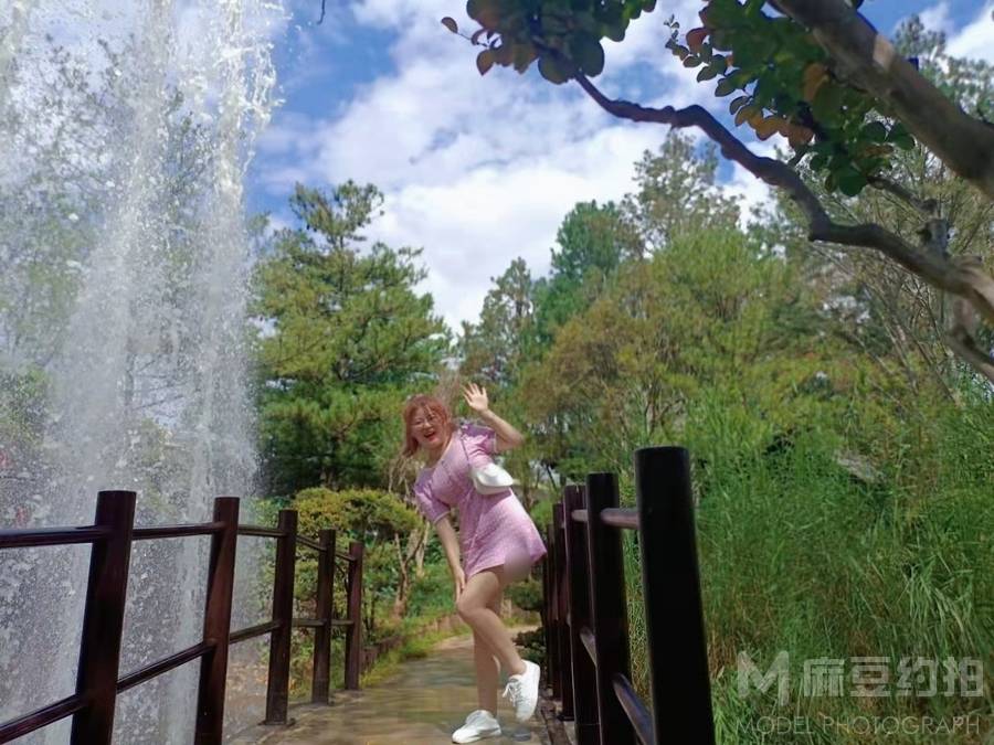 校园模特